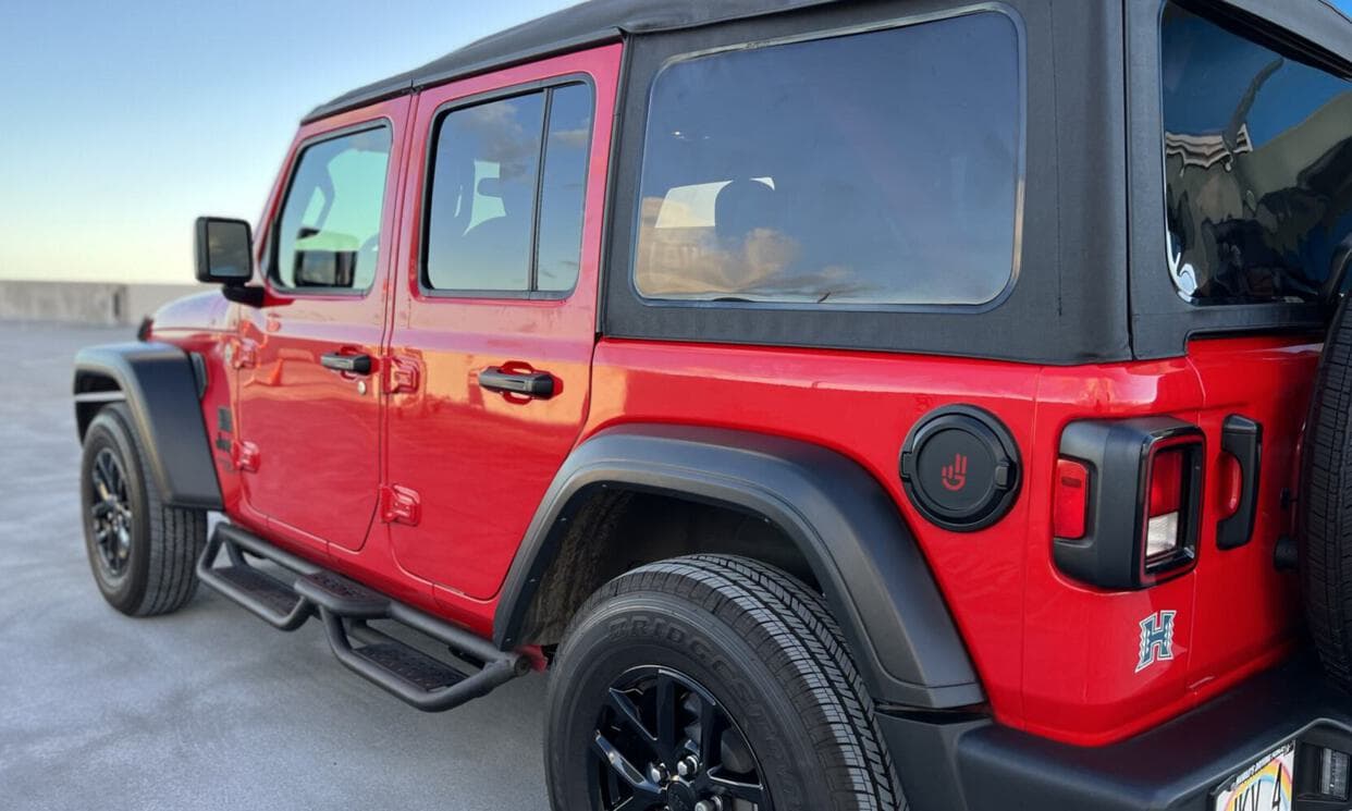 Picture of the car https://jkvphotos.s3.us-west-2.amazonaws.com/jeepWranglerUnlimited2021_4/image3.jpg