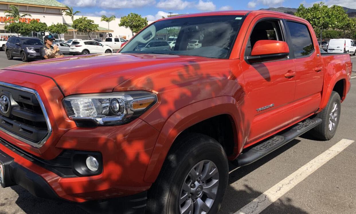 Picture of the car https://jkvphotos.s3.us-west-2.amazonaws.com/toyotaTacoma2016_1/image2.jpg