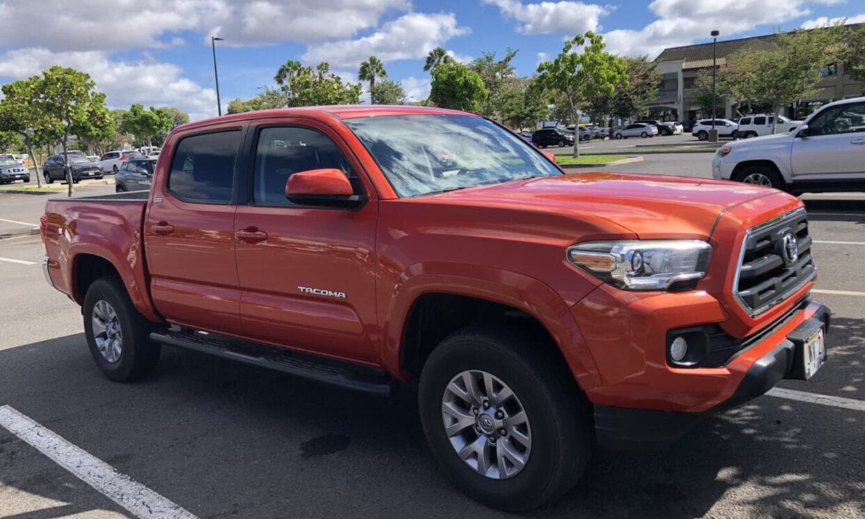 Picture of the car https://jkvphotos.s3.us-west-2.amazonaws.com/toyotaTacoma2016_1/image3.jpg